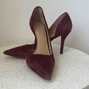 7.5 Michael Kors pumps